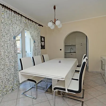 Apartment Pical *